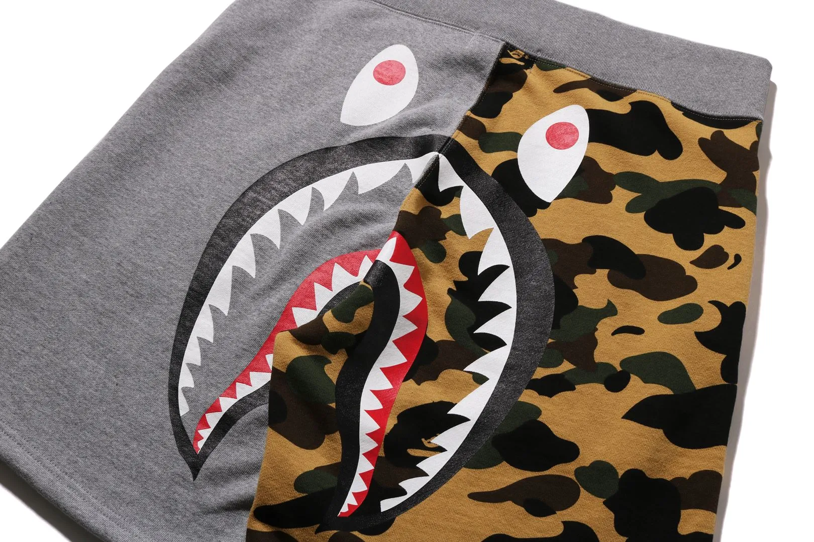 1ST CAMO BACK SHARK SWEAT SHORTS MENS