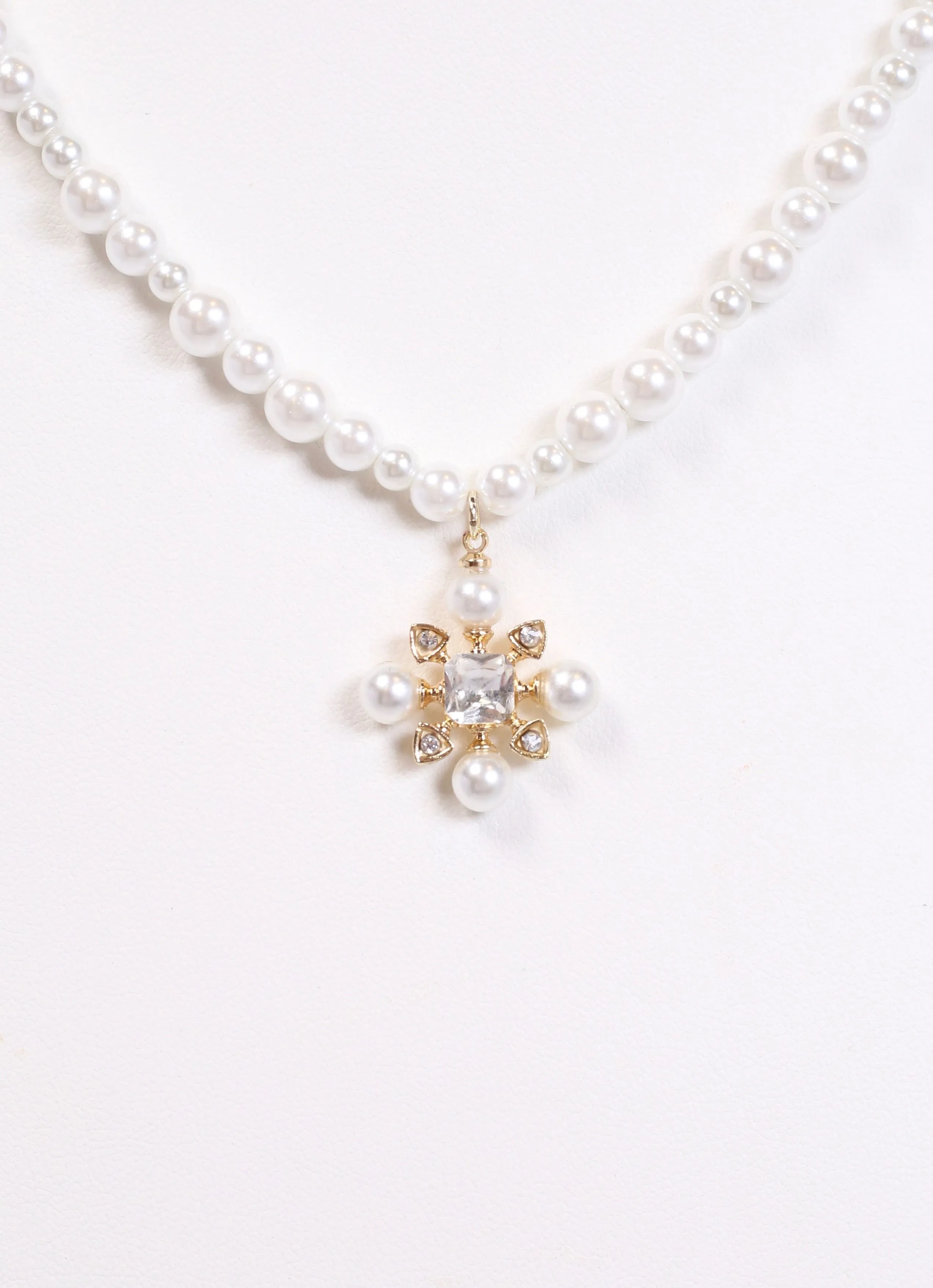 Delia Pearl Necklace with Charm IVORY