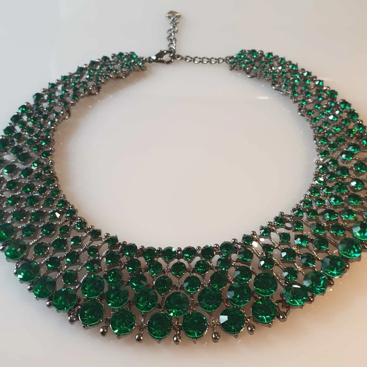 Elegant High Quality Diamonte  Deep Emerald Green  Necklace.