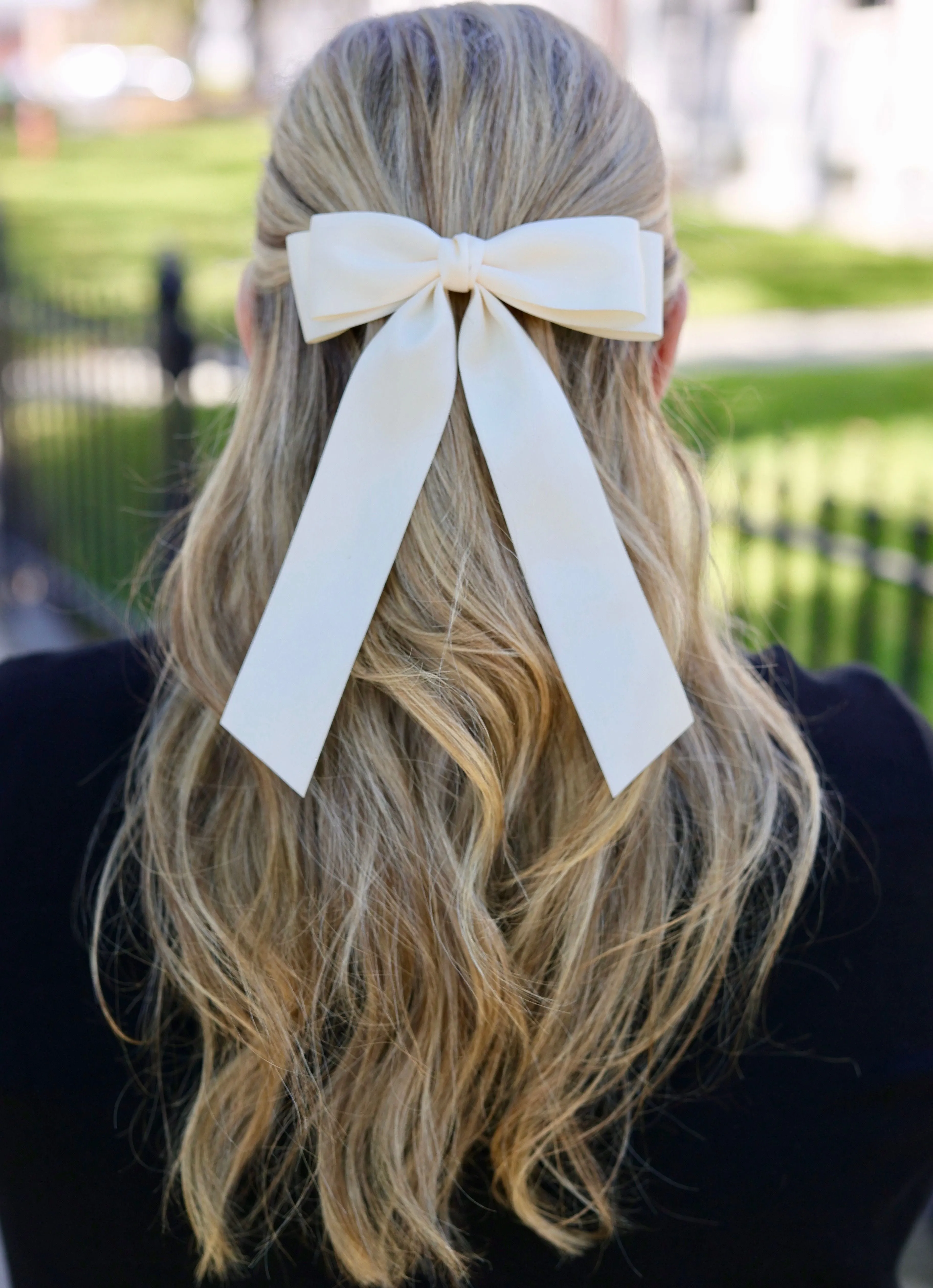 Gertrude Hair Bow CREAM