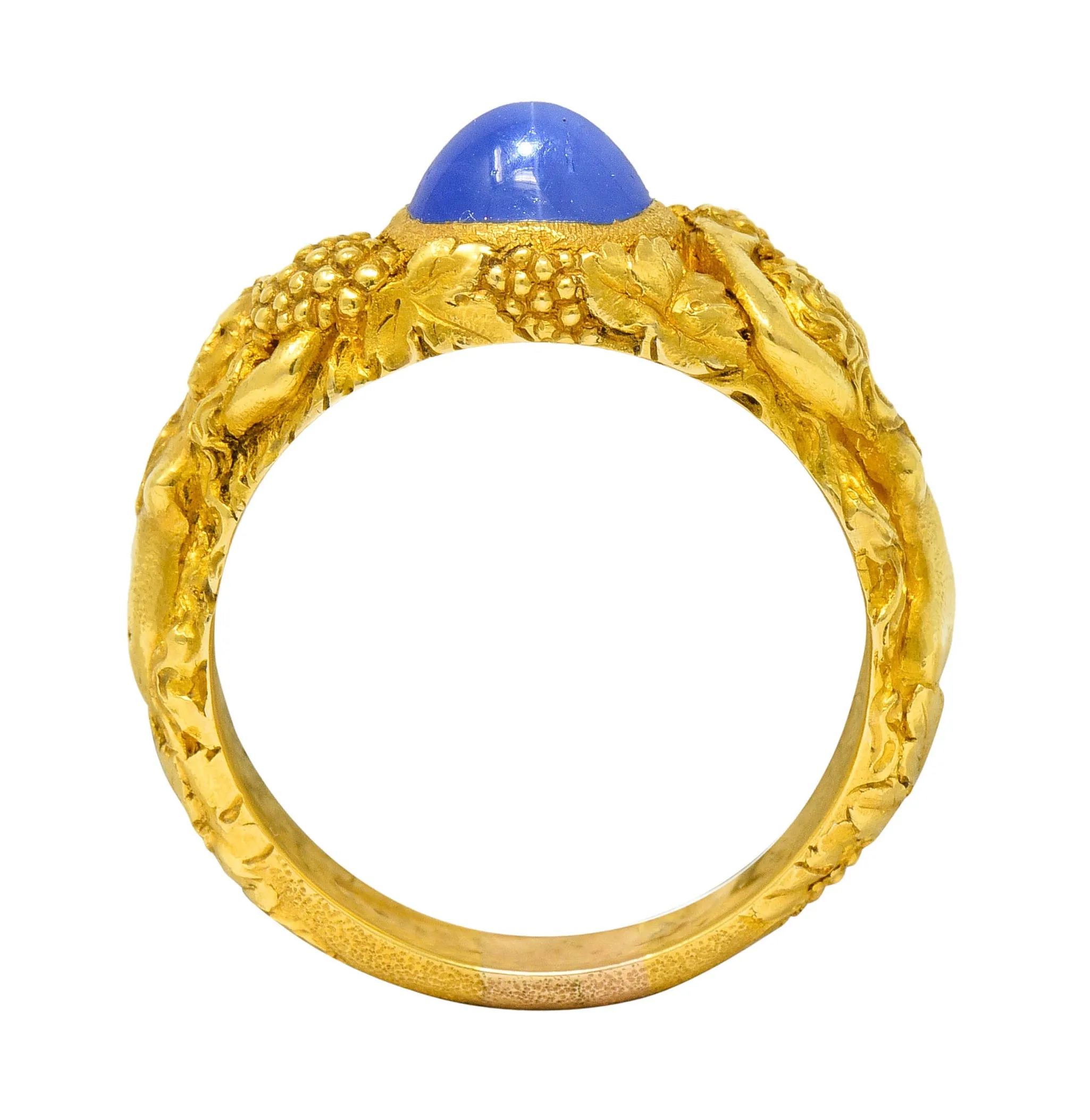 Outstanding Tiffany & Co. Art Nouveau Star Sapphire 18 Karat Gold Bacchantes Unisex Men’s Ring