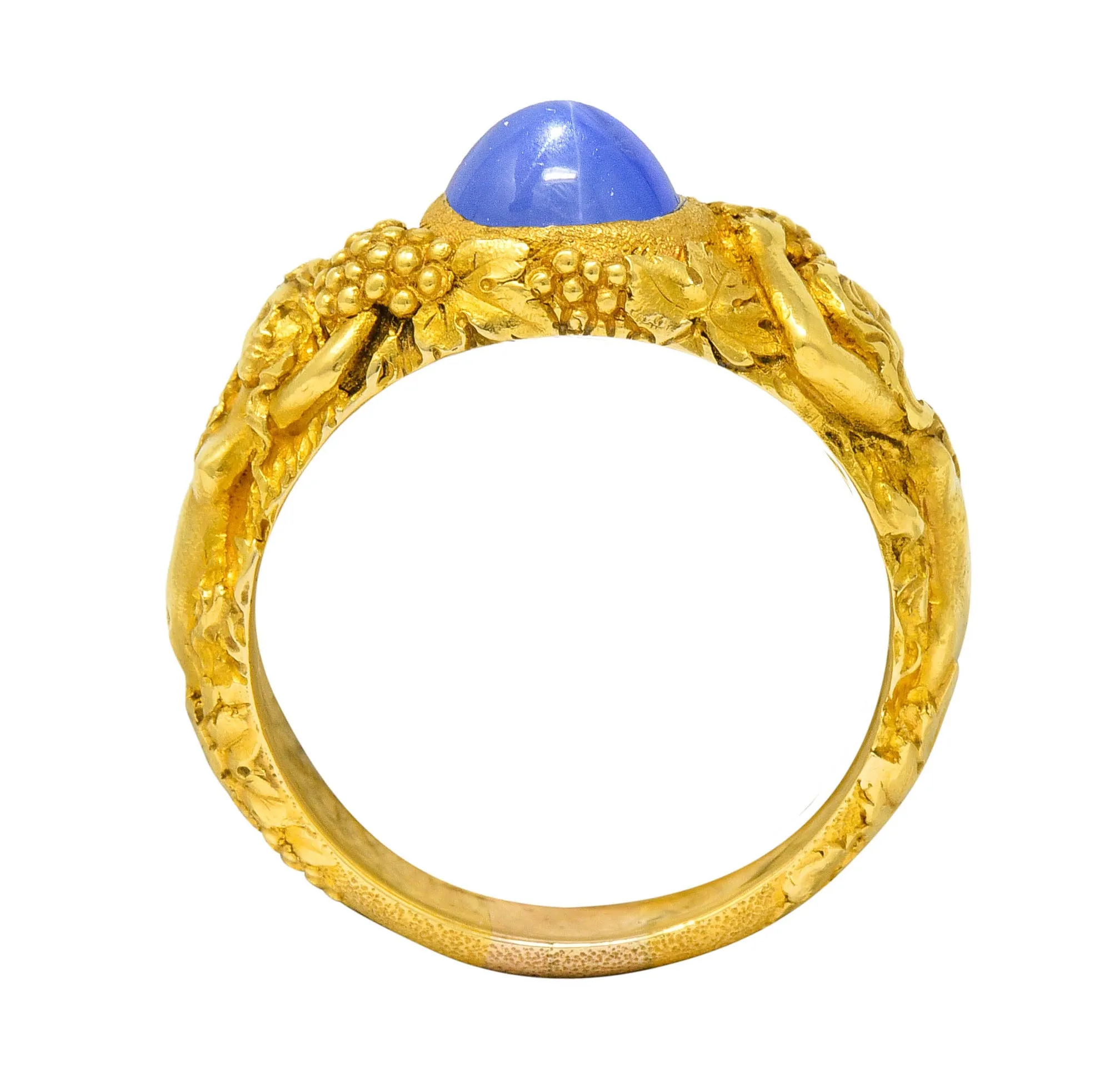 Outstanding Tiffany & Co. Art Nouveau Star Sapphire 18 Karat Gold Bacchantes Unisex Men’s Ring