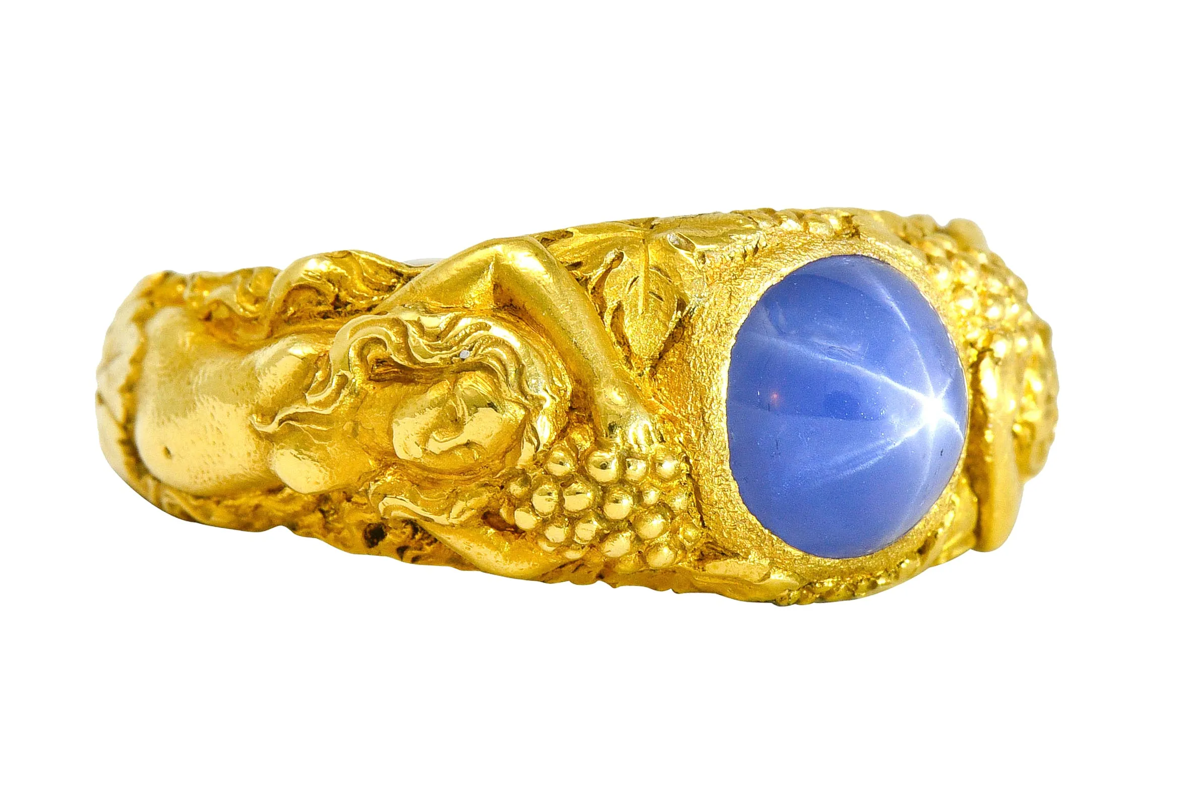 Outstanding Tiffany & Co. Art Nouveau Star Sapphire 18 Karat Gold Bacchantes Unisex Men’s Ring