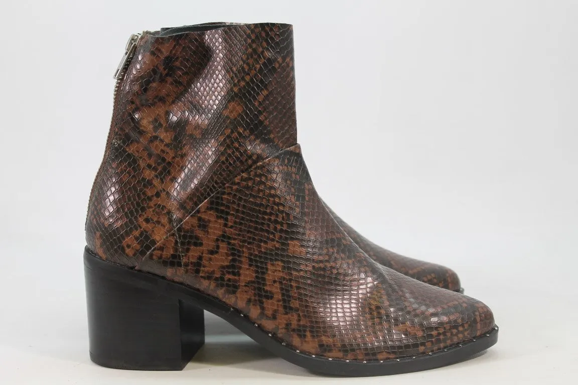 Treasure & Bond Farrah Women's Brown Snake Boots 8M(ZAP13803)