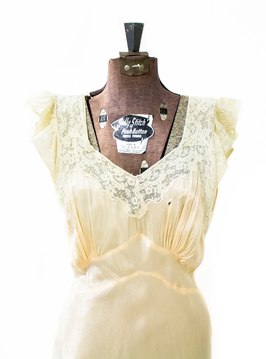 Vintage Women’s Intimate Dresses - Peaches and Cream Gown