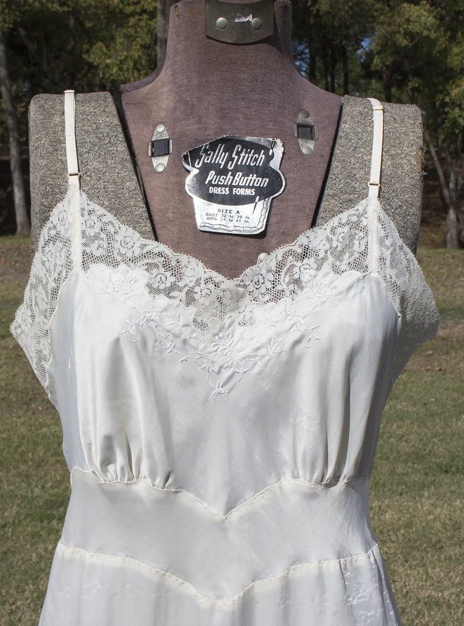 Vintage Women’s Intimates - Madonna Ivory Slip